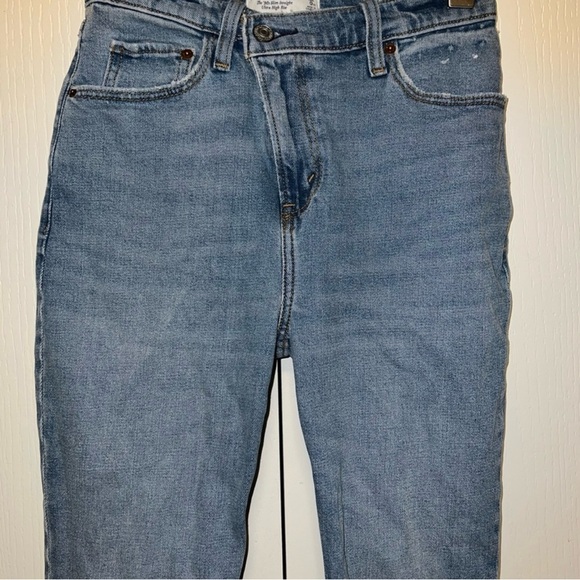 Abercrombie & Fitch Ultra High Rise 90s Slim Straight Jean - Picture 5 of 7